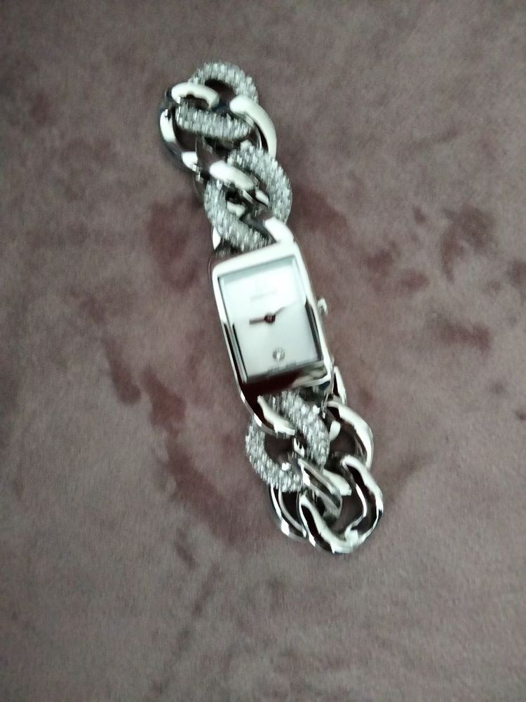 montre Swarovski 70 Jouy-le-Moutier (95)