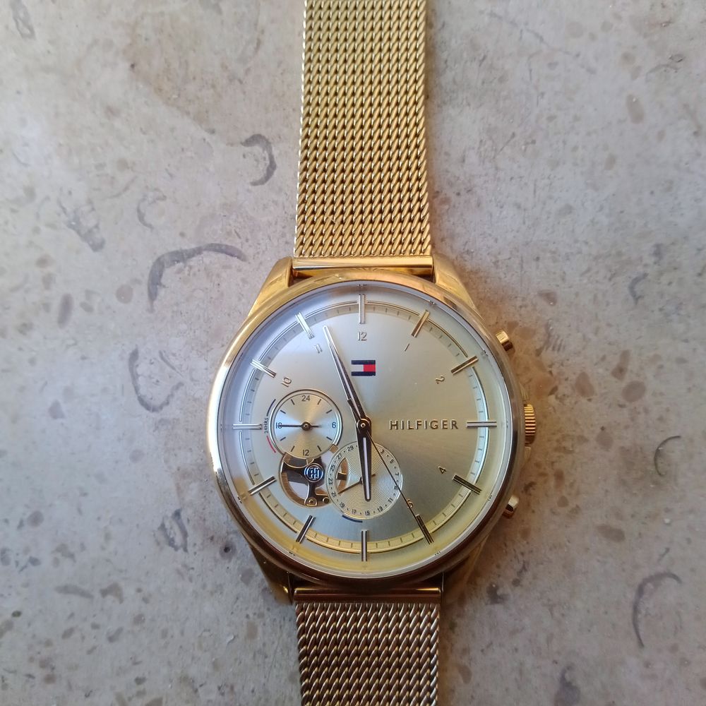 Montre tommy hilfilger homme couleur or 50 Toulon (83)