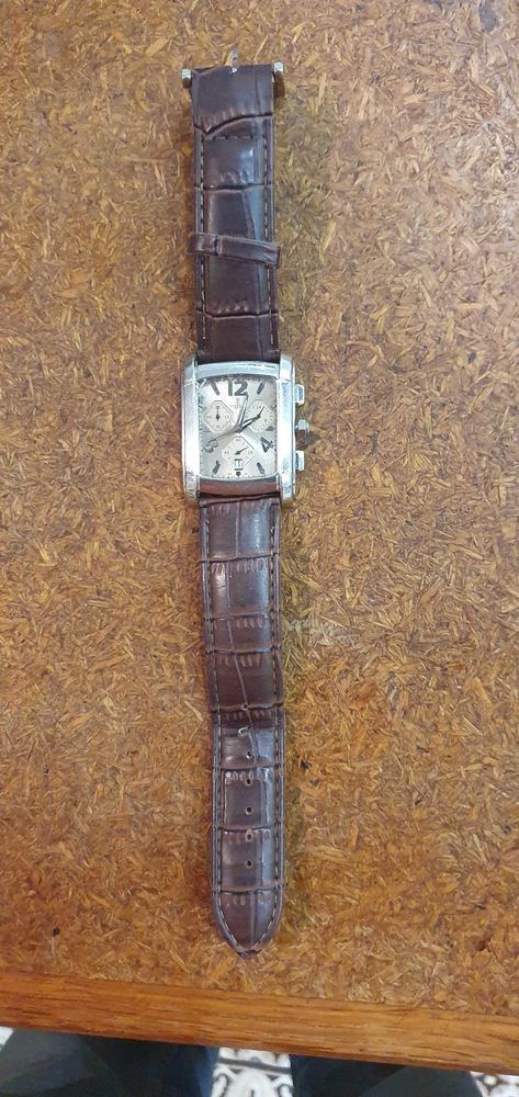 montre 30 Carc�s (83)