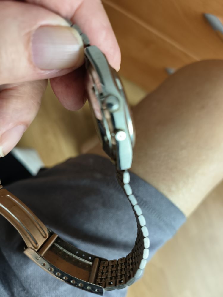 2 montres cristal Besan�on et 1 Swatch 50 Fr�jus (83)