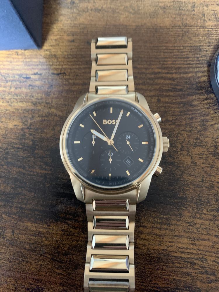 MONTRES    Marque Lacoste,  MK,   Boss,  faire offre 0 Metz (57)