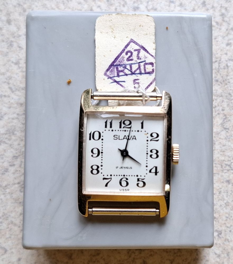 Montres pour femmes 90 Paris 20 (75)