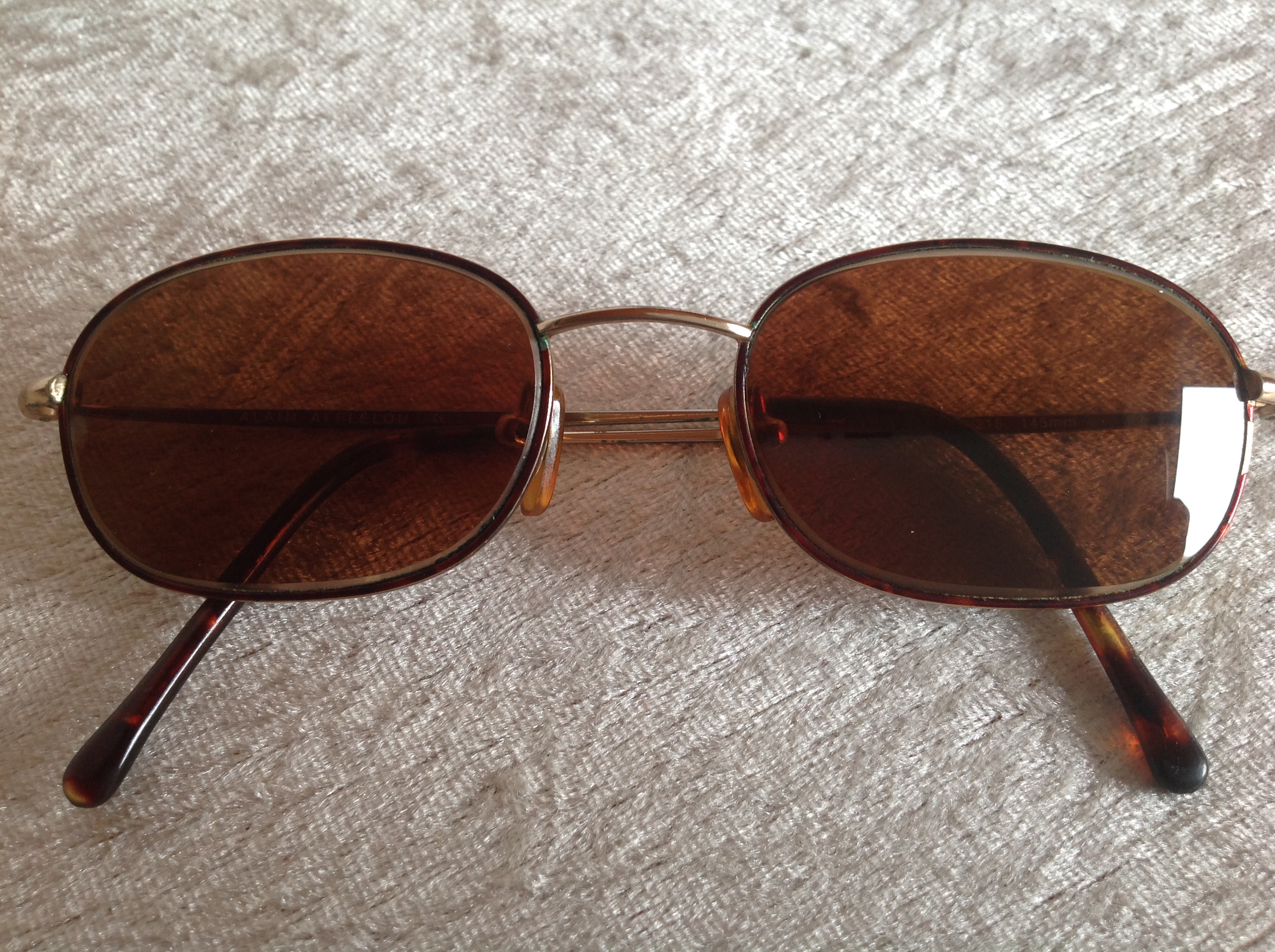 MONTURE LUNETTES DE SOLEIL ROUGE EFFET AMBR� Envoi Possible
6 Tr�gunc (29)