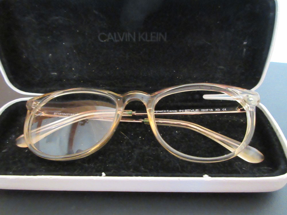 Montures de lunettes + clips solaires + �tui 12 Le Cr�s (34)