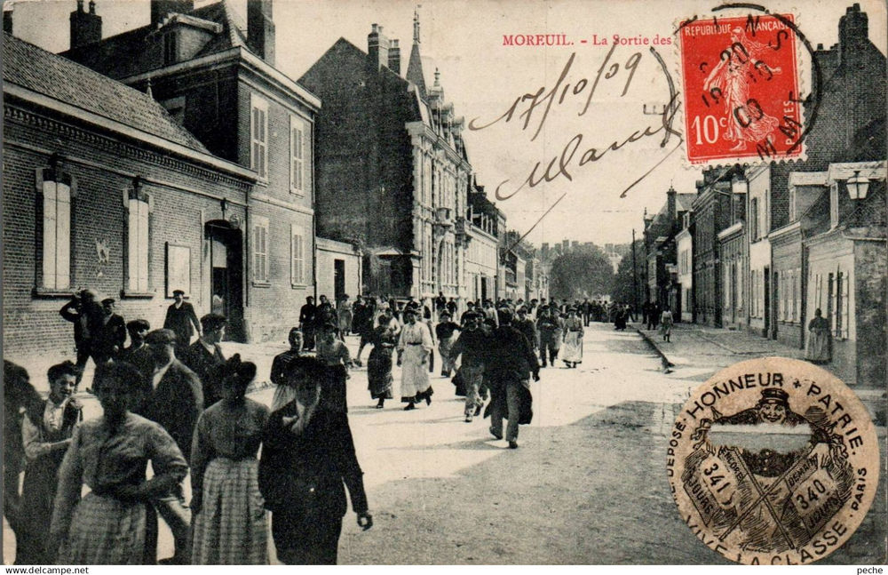 Cpa du 80 -  MOREUIL --  Sortie  d' usine 16 Lucheux (80)