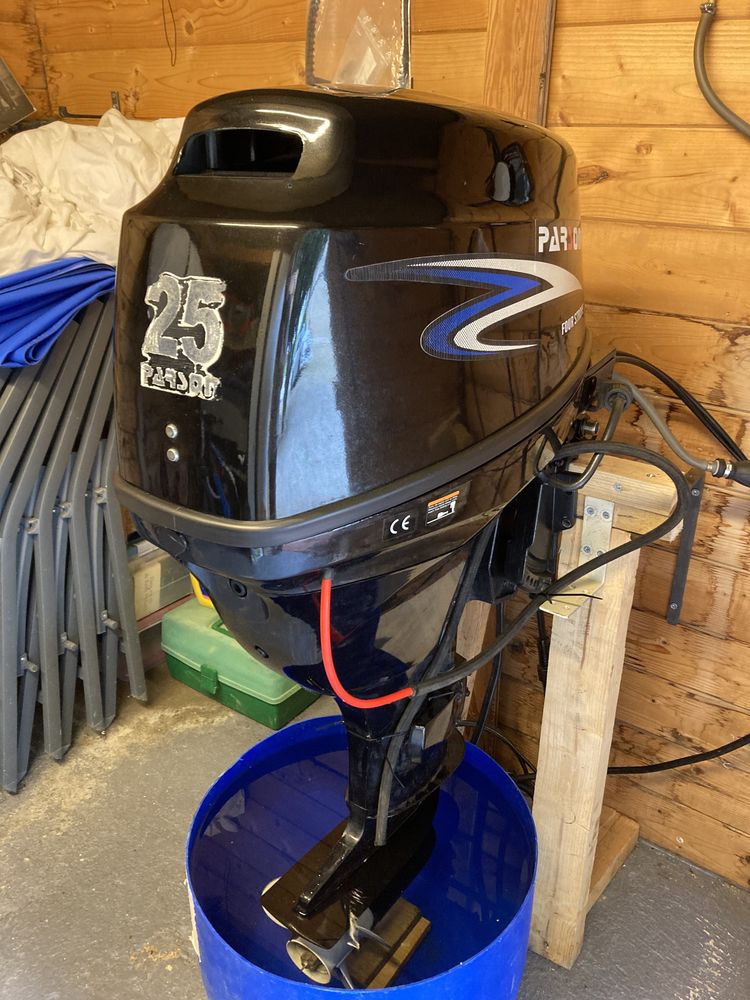 moteur de bateau 1700 Tournus (71)