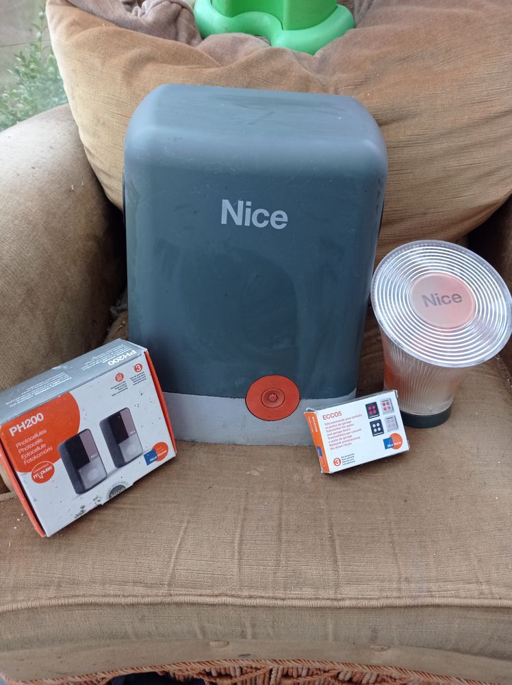 Moteur �lectrique portail 200 Gr�ces (22)