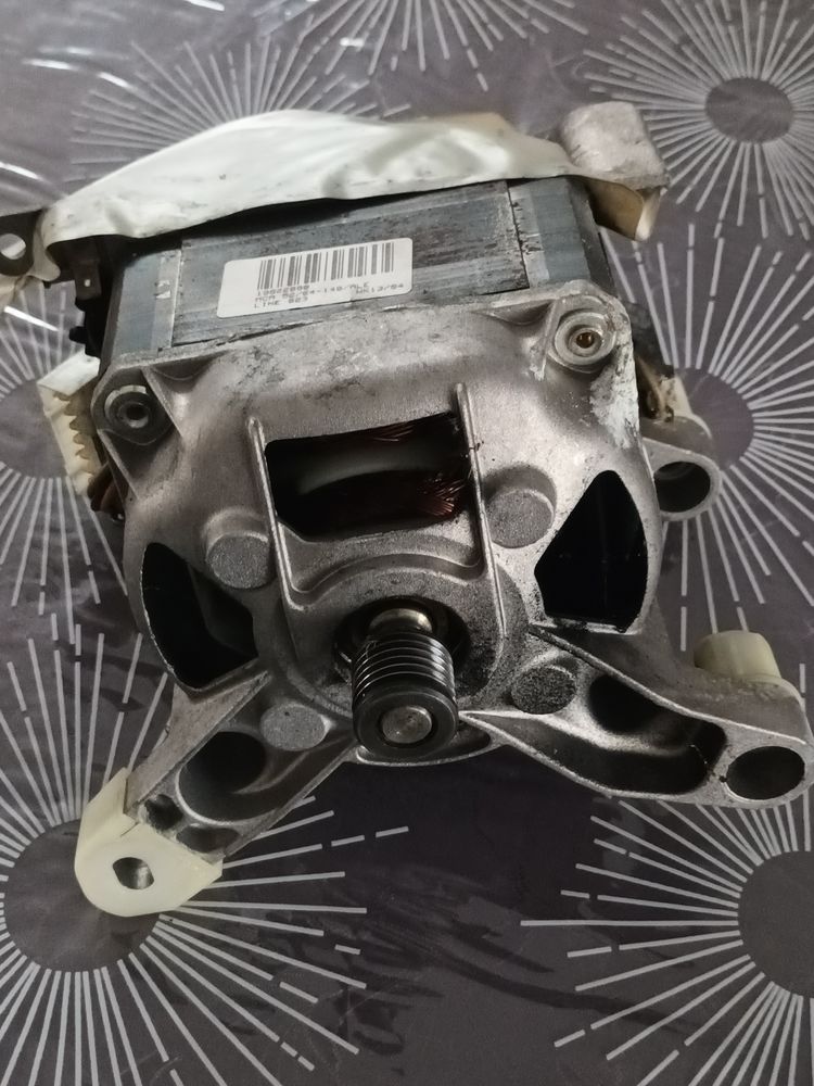 MOTEUR LAVE LINGE WHIRLPOOL-LADEN 45 Varennes-sur-Allier (03)