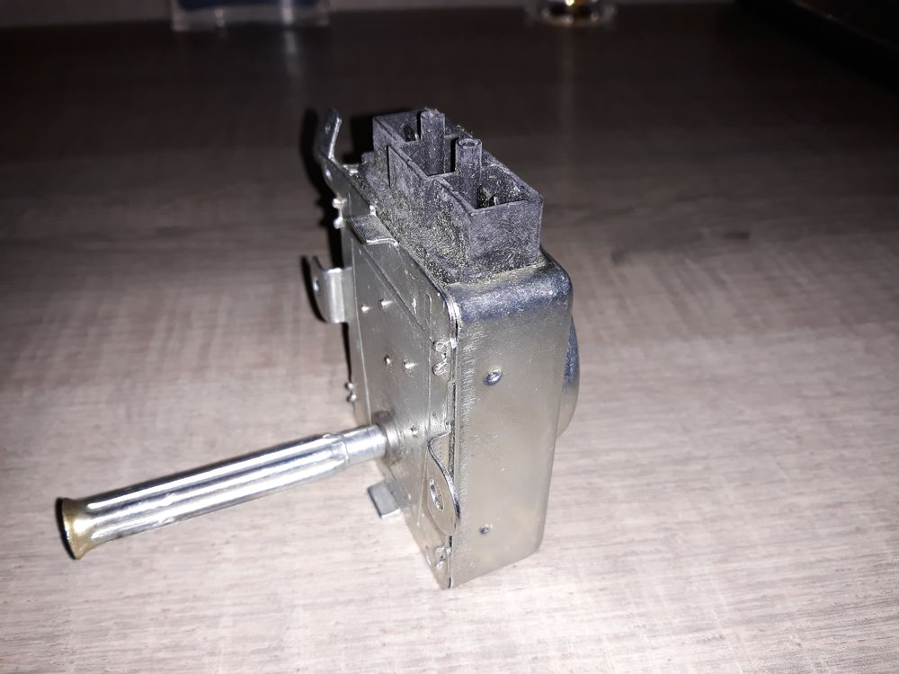 Moteur tourne broche pour four Fagor ou autre marque 0 Saint-Paul-Trois-Ch�teaux (26)