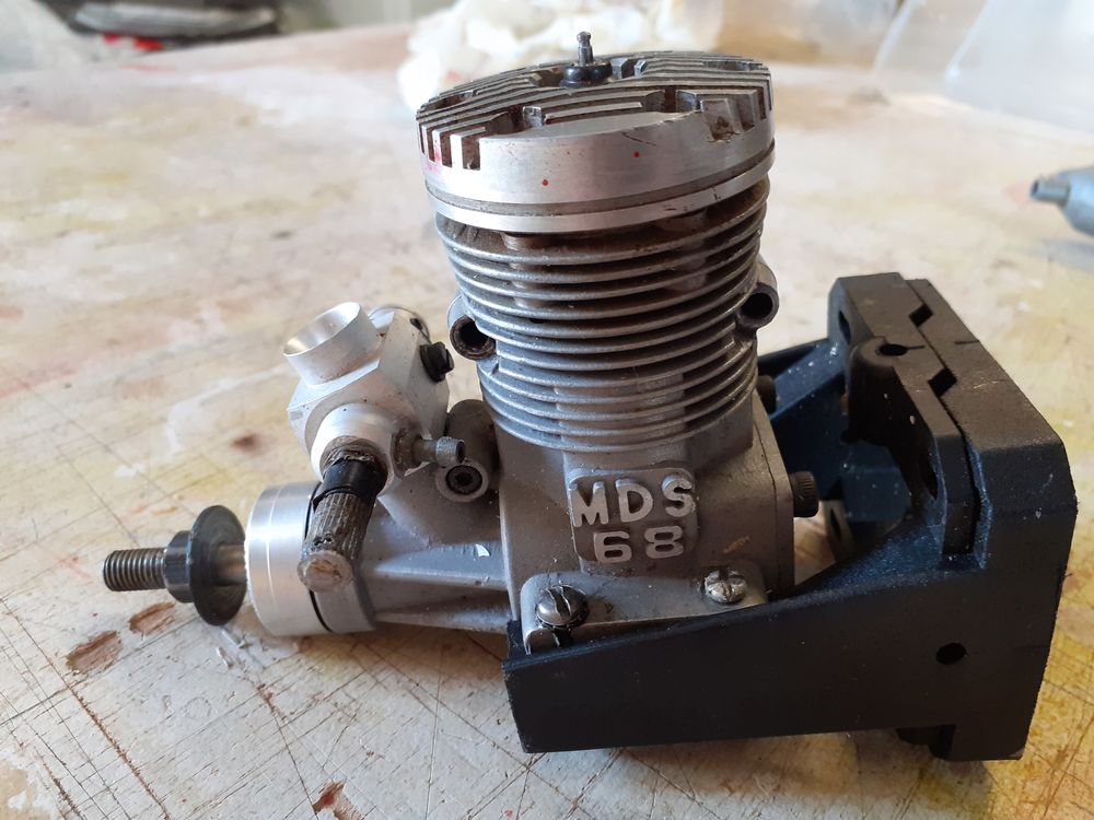 Moteur  MDS  68   tr�s bon bon �tat  avec b�ti 60 Frontignan (34)
