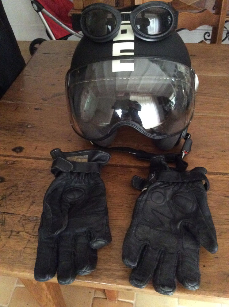 Moto : casque, blouson, gants, lunettes Femme
100 Soyaux (16)
