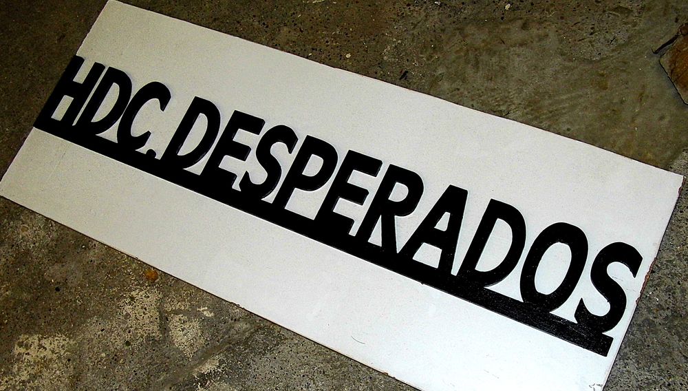 Moto club HDC DESPERADOS HARLEY DAVIDSON Bikers Johnny Hallyday enseigne publicitaire lettrage publicit� collection 50 Dunkerque (59)