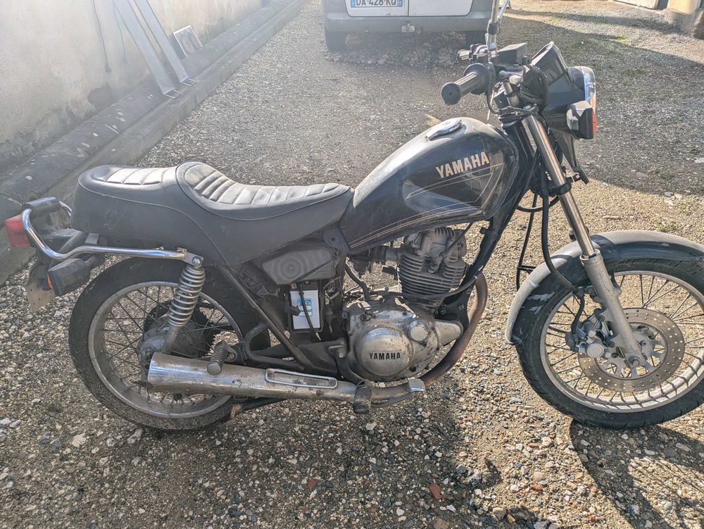 moto Yamaha SR 125 ann�e 1995 500 Escanecrabe (31)