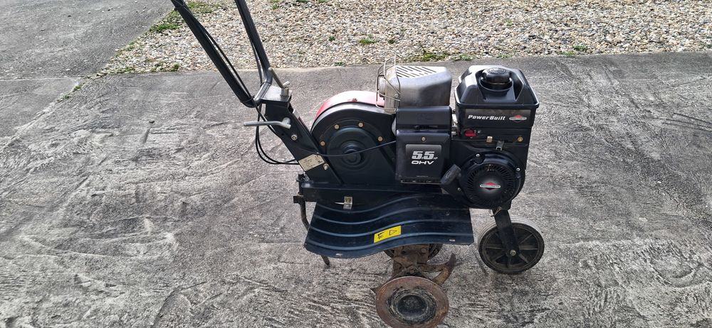 MOTOBINEUSE moteur Briggs et Straton
Lot et Garonne 160 Montagnac-sur-Auvignon (47)