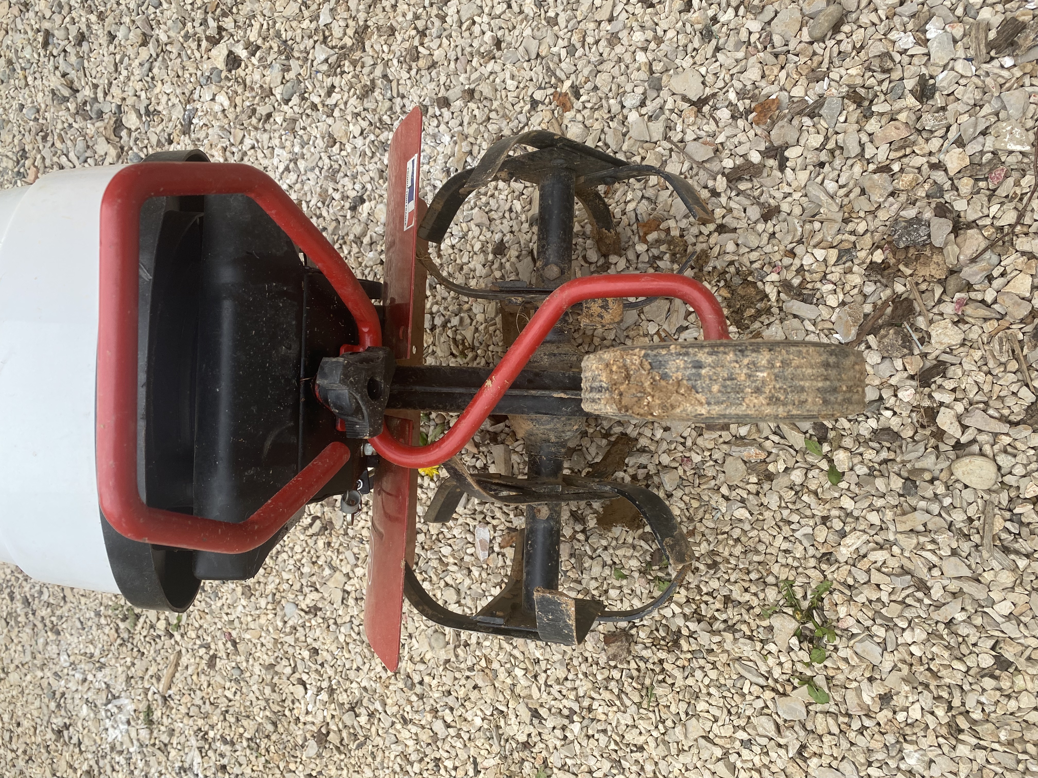 Motobineuse 160 La Bastide-des-Jourdans (84)