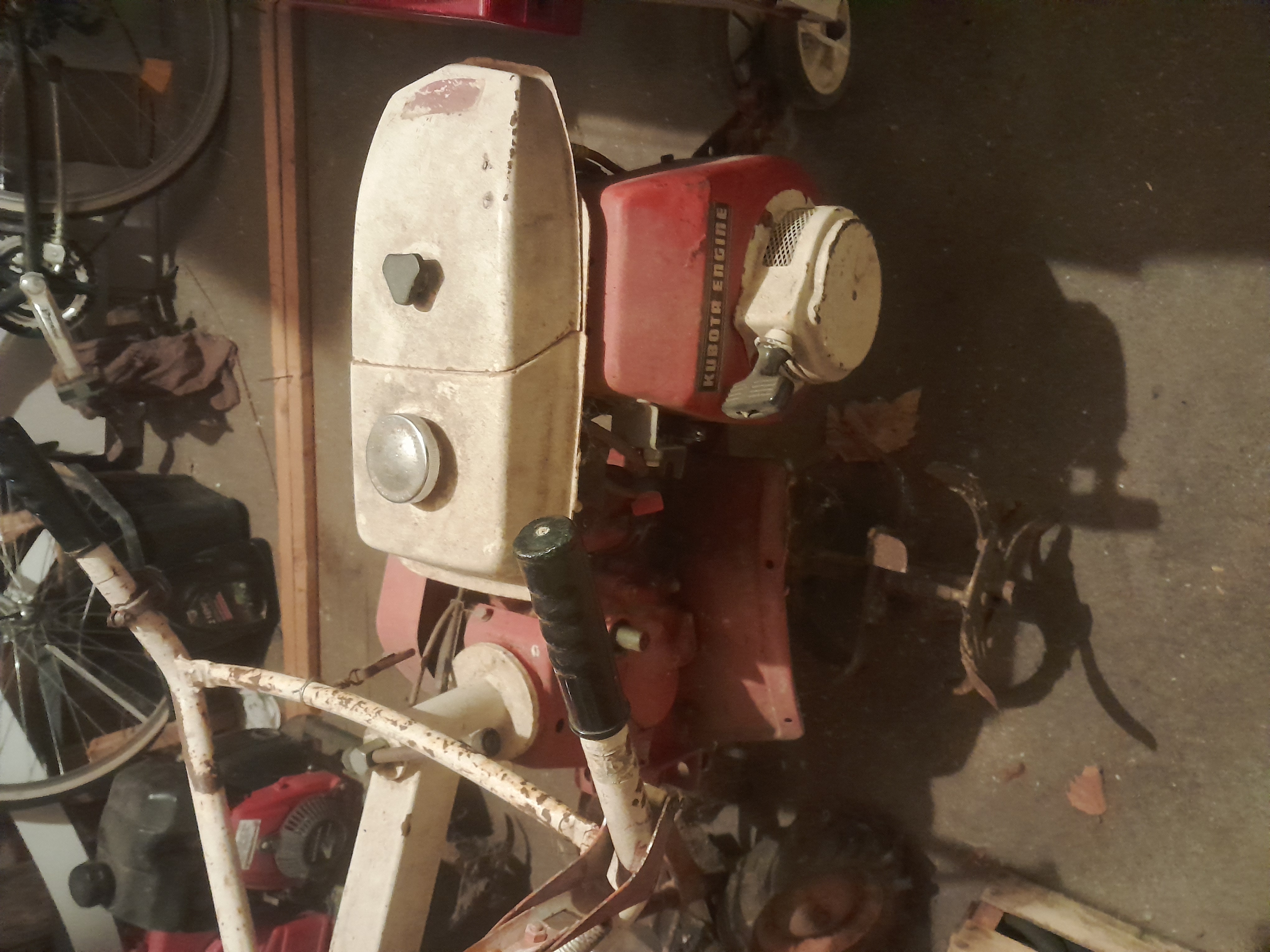 Av 1 motoculteur 350e +1petit motoculteur 150e  bon �tat urg 500 Bourlens (47)