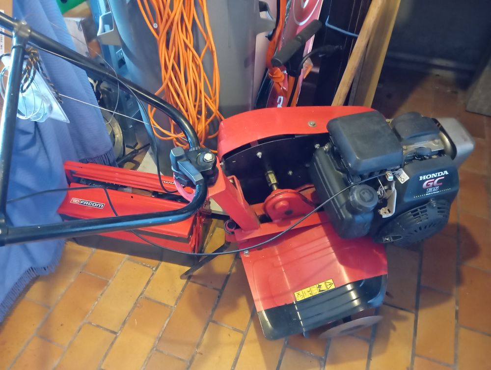 MOTOCULTEUR HONDA GC 135 190 Neuville-en-Ferrain (59)