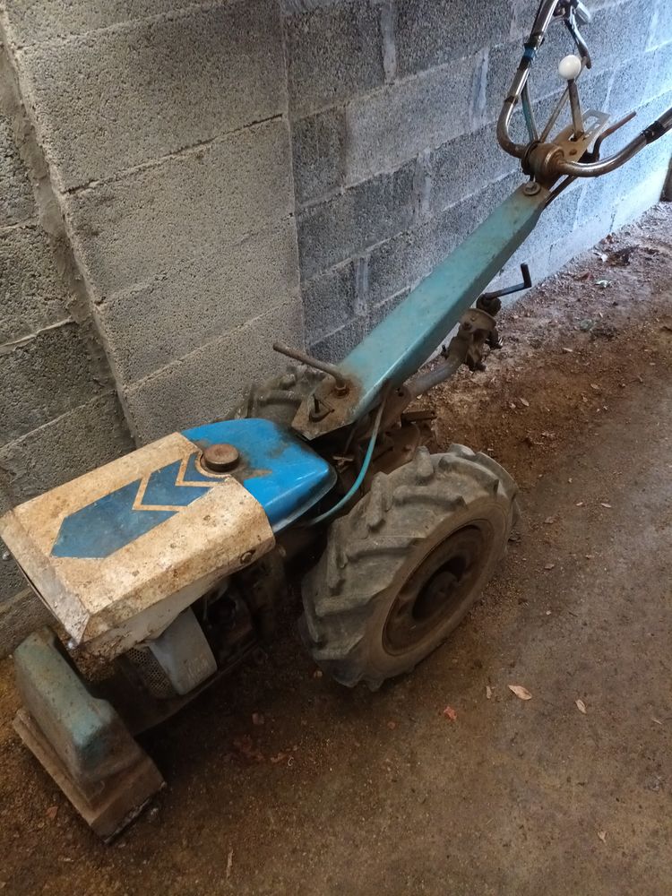 MOTOCULTEUR 990 Les Essarts (85)