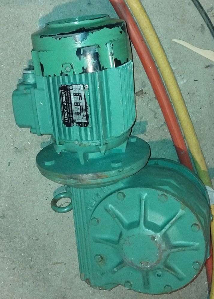 MOTOREDUCTEUR 250 Samois-sur-Seine (77)