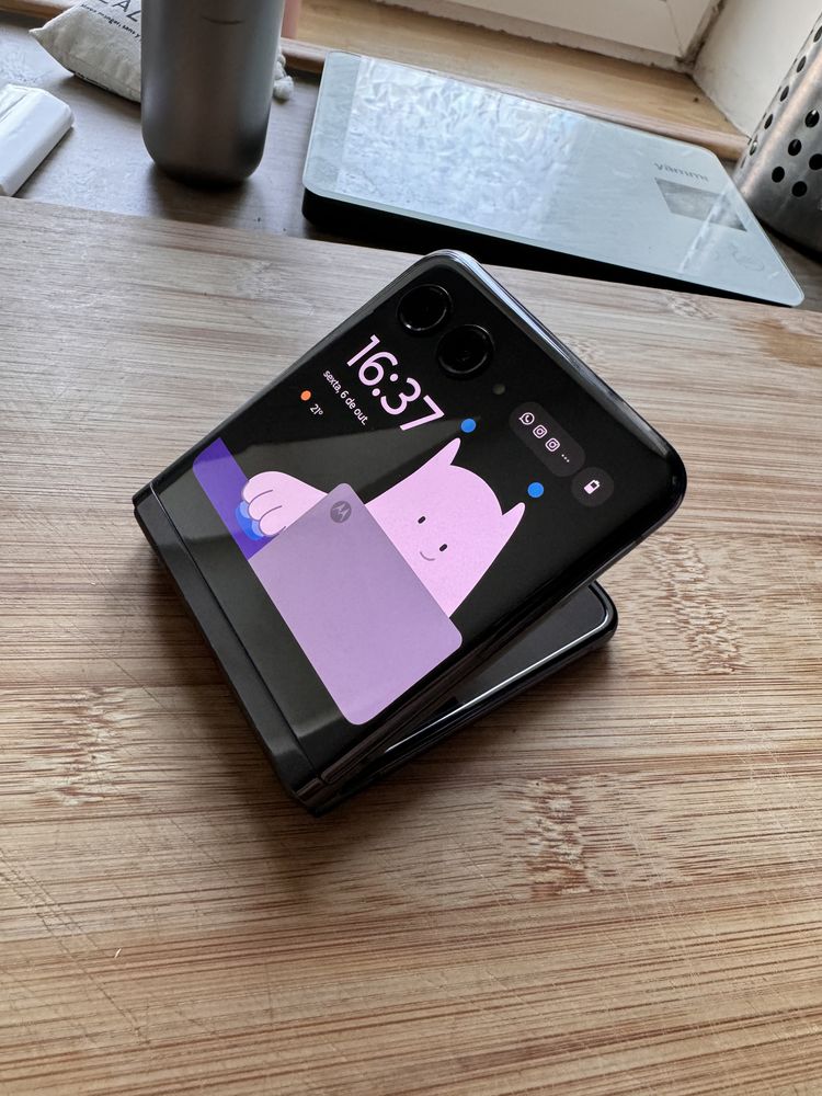 Motorola RAZR 40 Ultra 256Gb Noir 900 Thoiry (01)