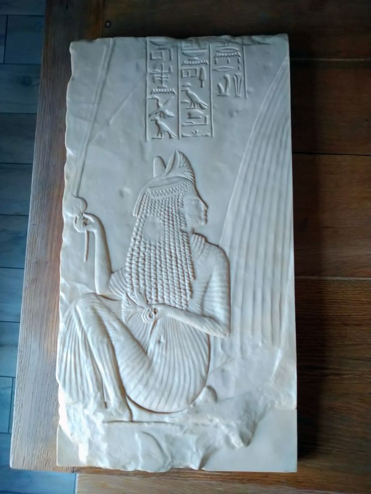 Moulage du musée du Louvre. Égypte, bas relief. 120 Saint-Quentin (02)
