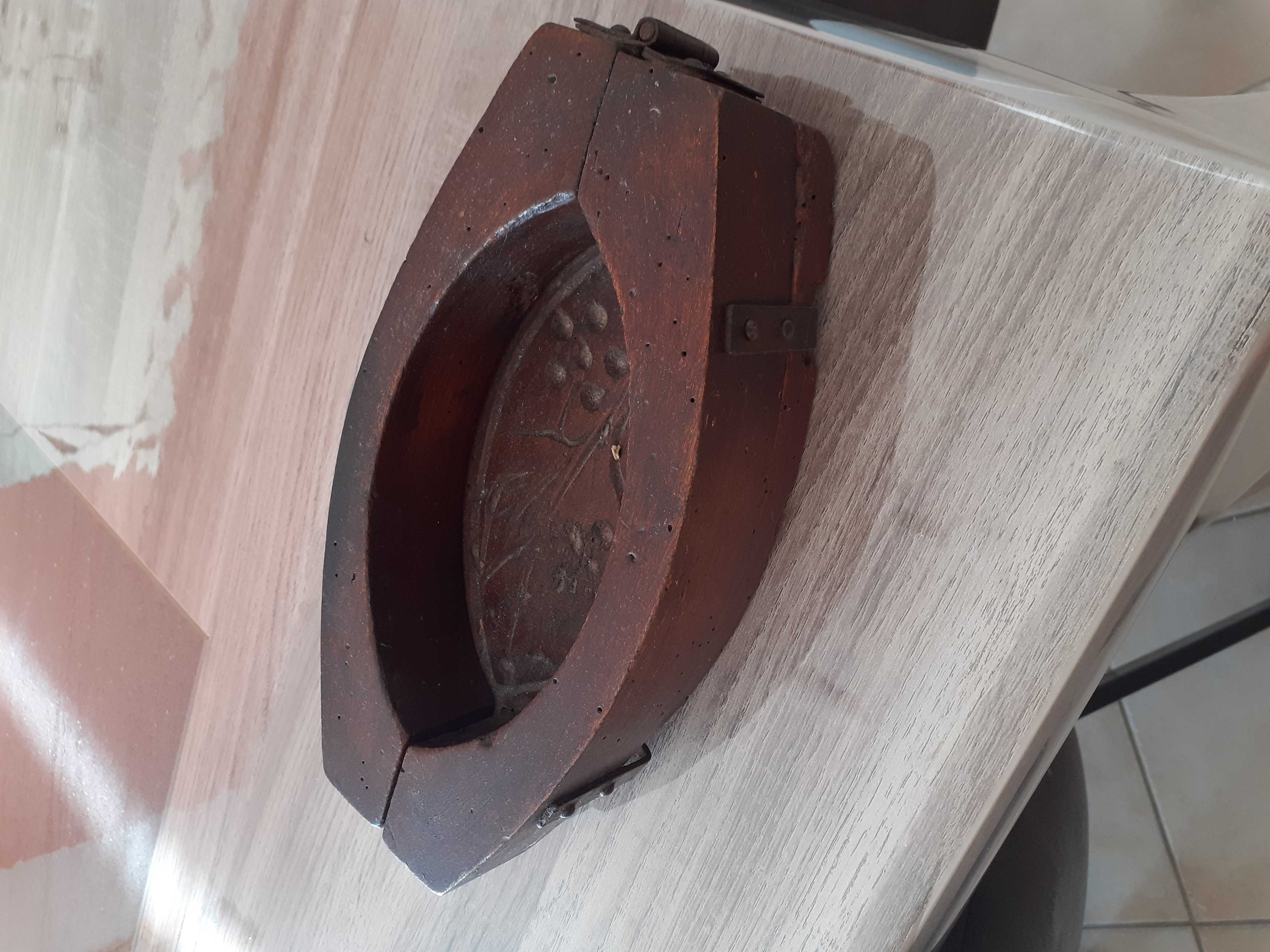 moule �    beurre 12 Bressuire (79)