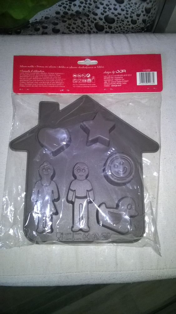 Moule � biscuits en silicone
Neuf sous emballage
pour les 4 Talange (57)