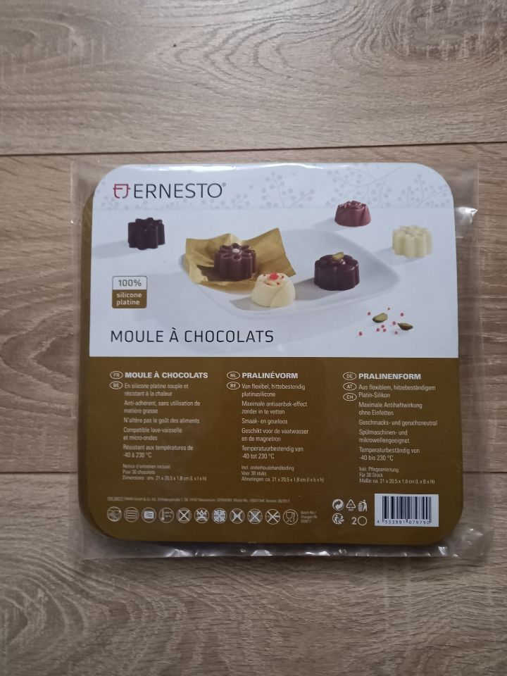 Moule � chocolats  marque Ernesto 5 Villiers (86)