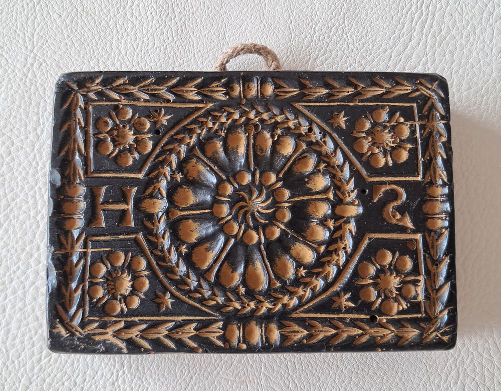 moule d�coratif en cire dure avec attache murale 
20 Carnon Plage (34)