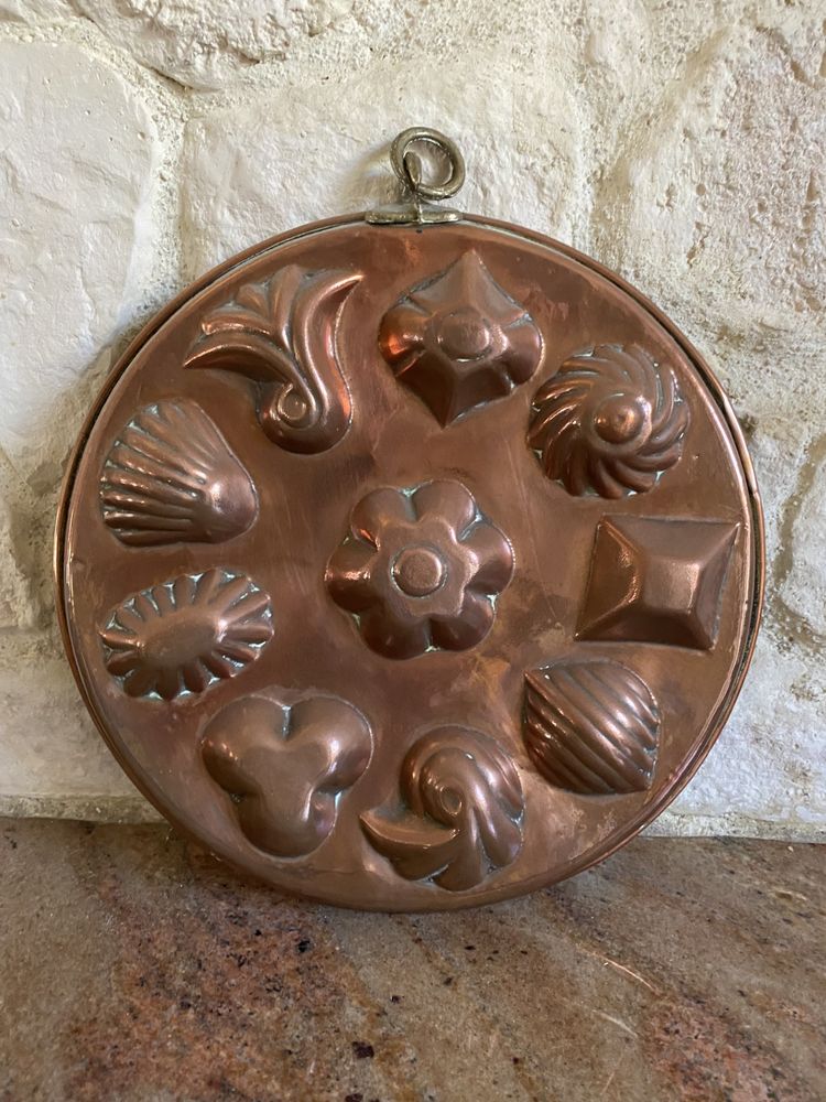 MOULE A GATEAU EN CUIVRE 25 Nans-les-Pins (83)