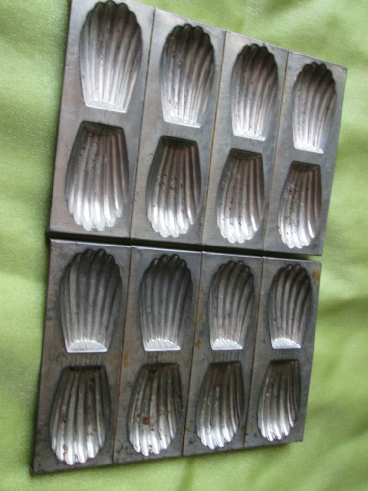 Moule pour madeleines , plaque en fer blanc de 8 emplacement 18 Goussainville (95)