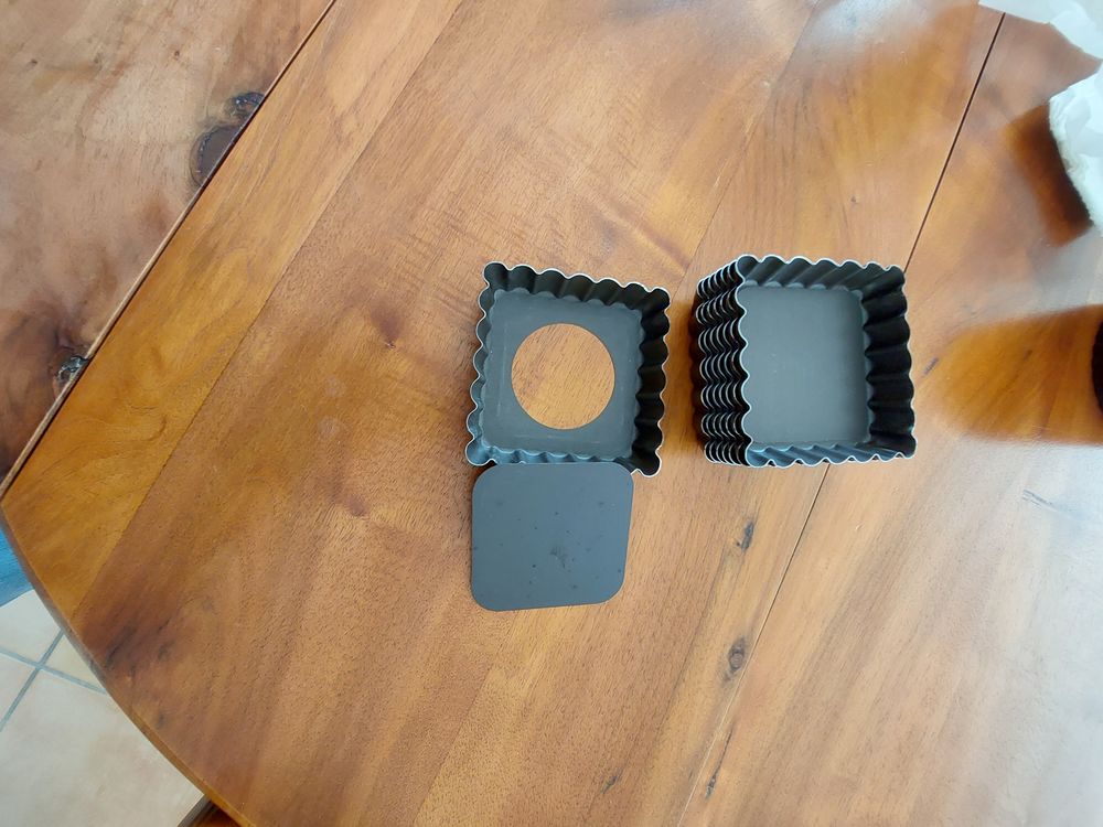 8 moules carr�s � tartelettes 5 Upie (26)