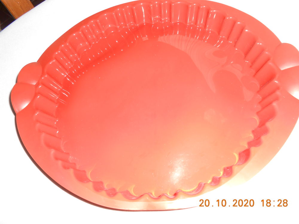 6 moules � g�teaux neufs 5 en silicone et 1 en fer
15 Marck (62)