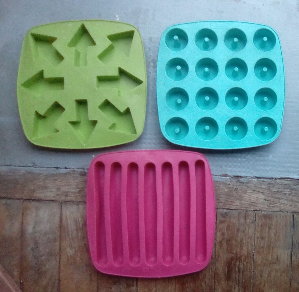 5 moules � glacons silicone 10 Beauchamp (95)