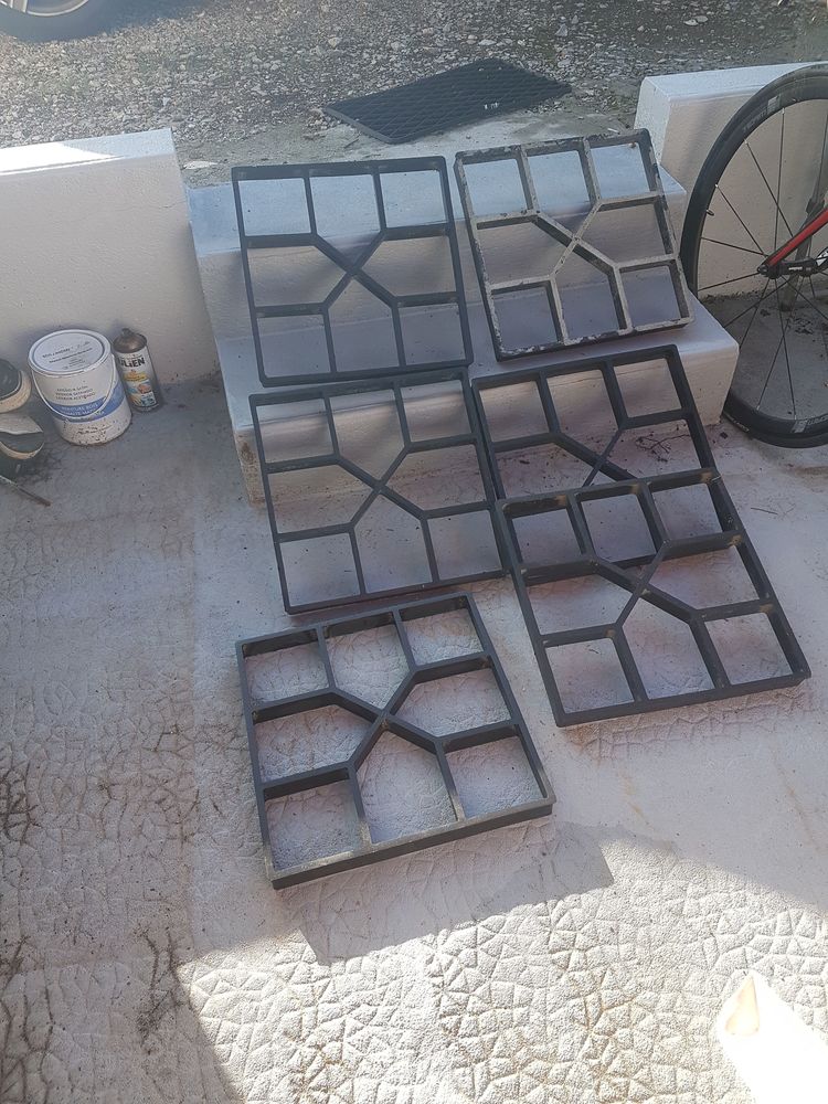 Moules pour pav�s beton 0 Meuzac (87)