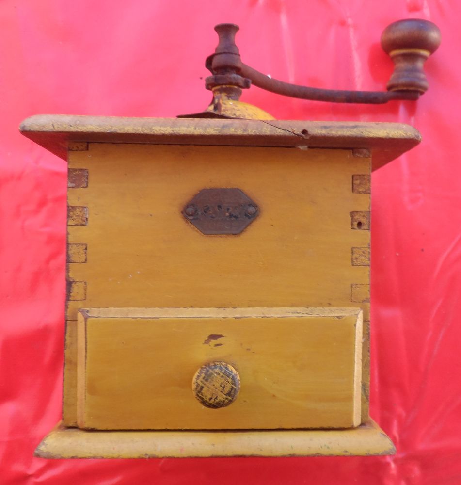 Moulin � caf� ancien ACIER FORGE authentique fonctionnel 
20 Castries (34)