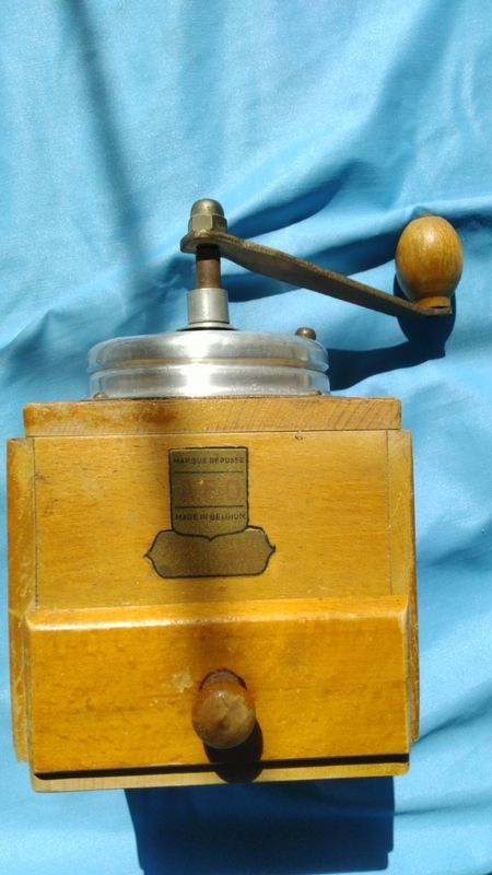 Moulin � caf� marque AED 20 Tilloy-l�s-Mofflaines (62)