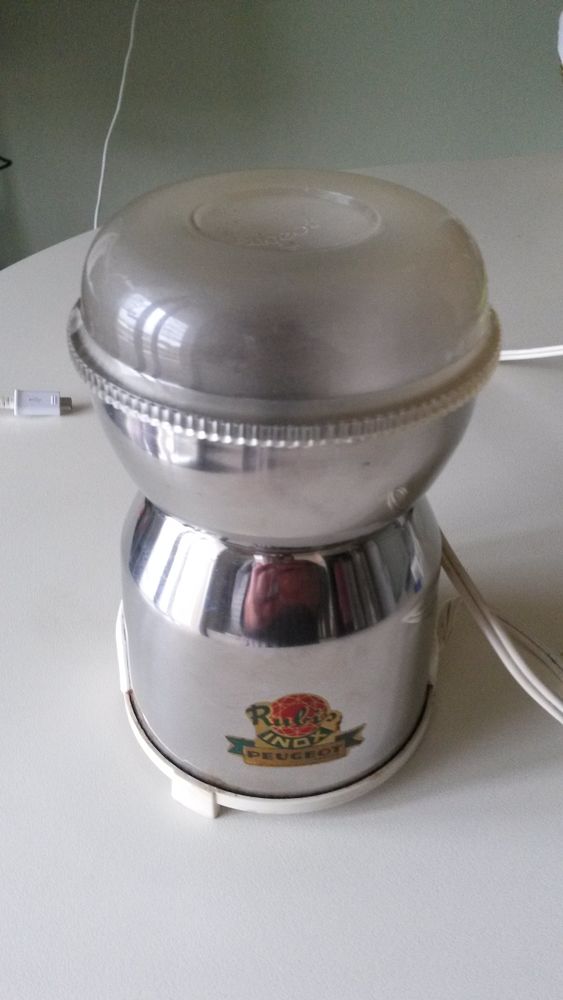 MOULIN A CAFE PEUGEOT 45 Carri�res-sur-Seine (78)