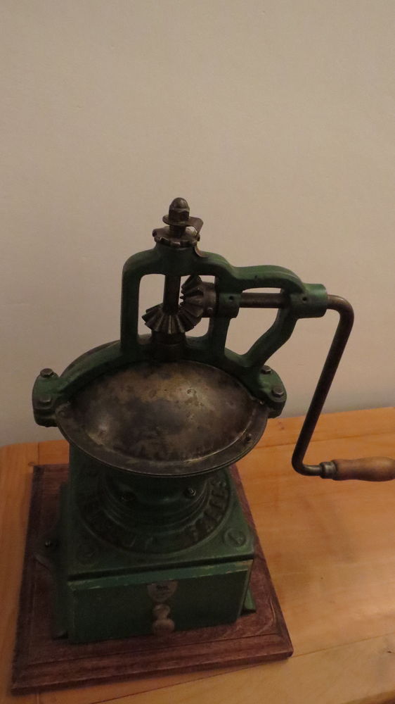 moulin � caf� Peugeot fr�res 0 Ampoign� (53)