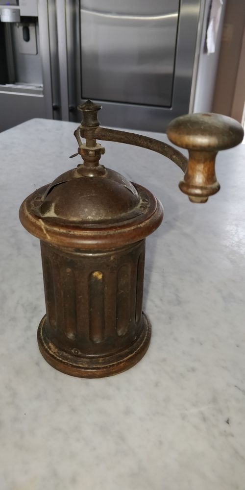 Moulin � caf� Peugeot G2 60 Coarraze (64)