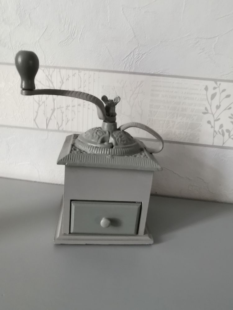 Moulin � caf� relook�. 10 Yvrench (80)