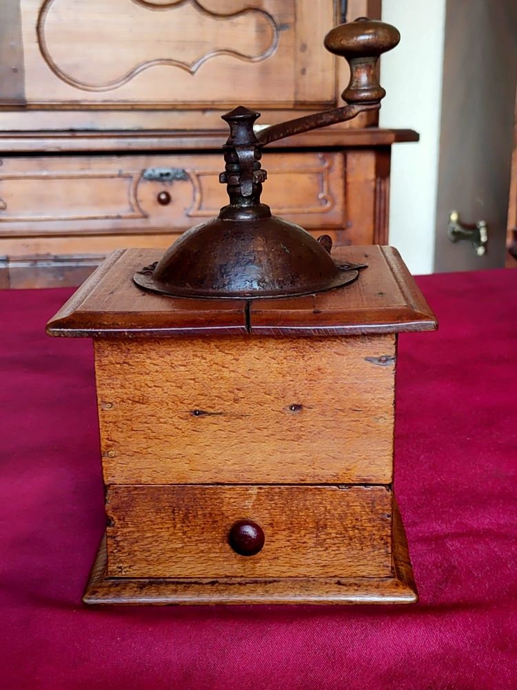 Moulin � caf� (n�2) 20 Avermes (03)