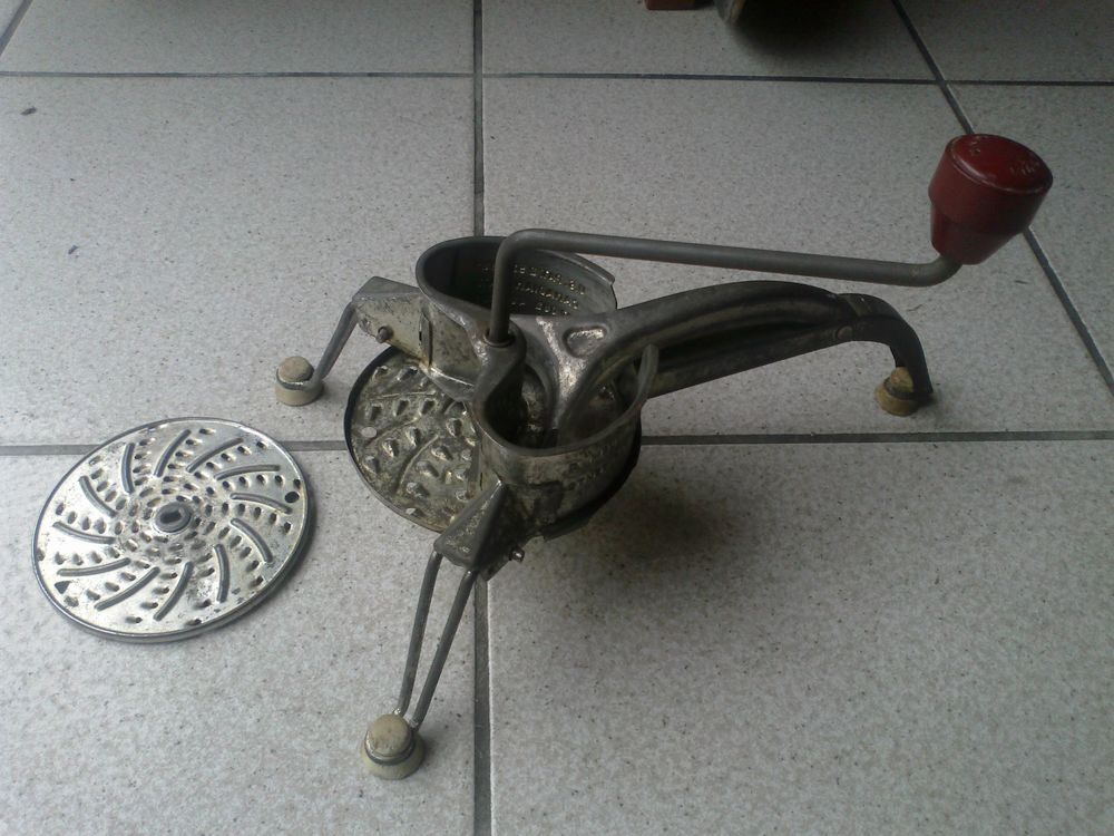 Moulin � l�gumes de 1950 20 Challans (85)