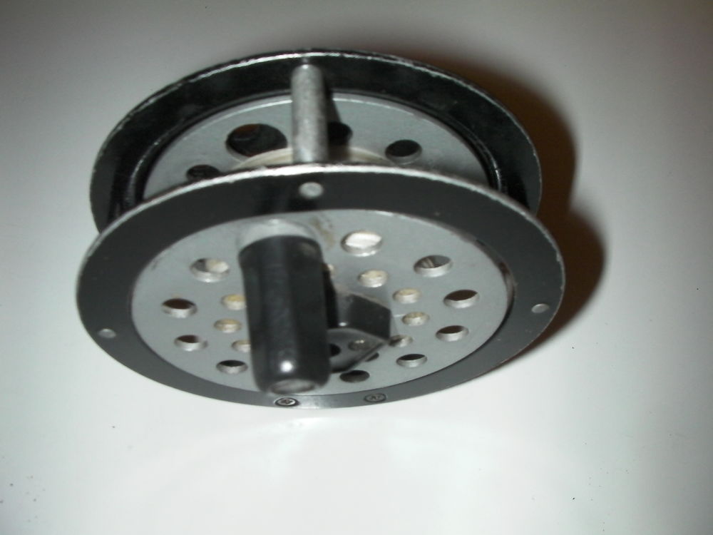 MOULINET P�CHE � LA MOUCHE. 15 Roques (31)