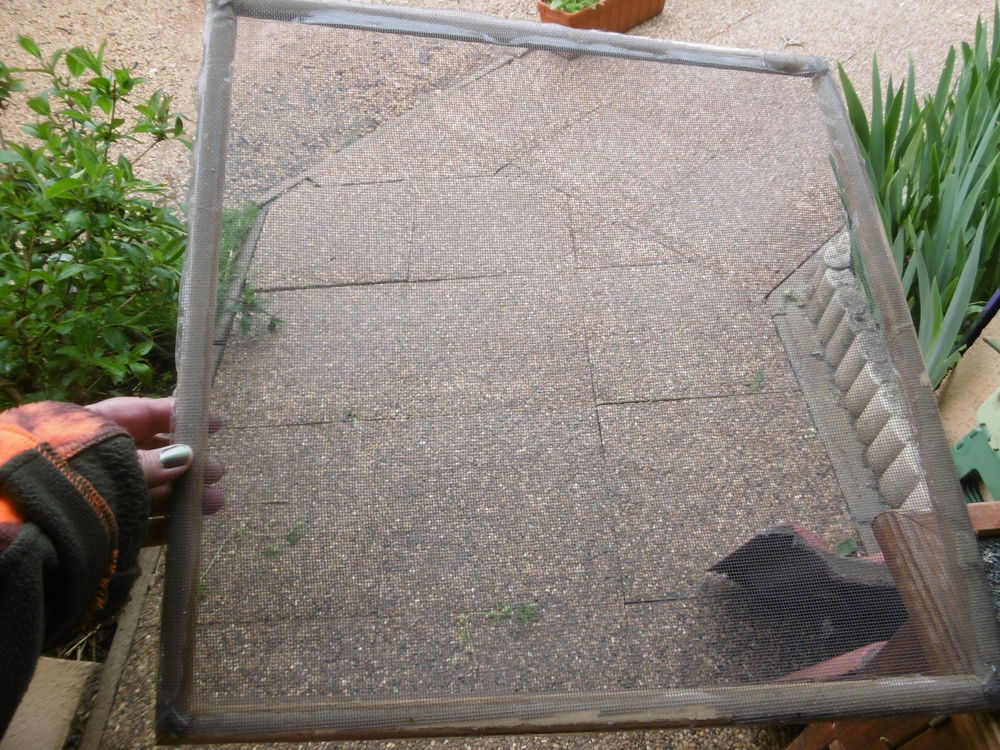 Moustiquaire anti-mouches/moustiques pour poubelle familial 10 Villars-les-Dombes (01)