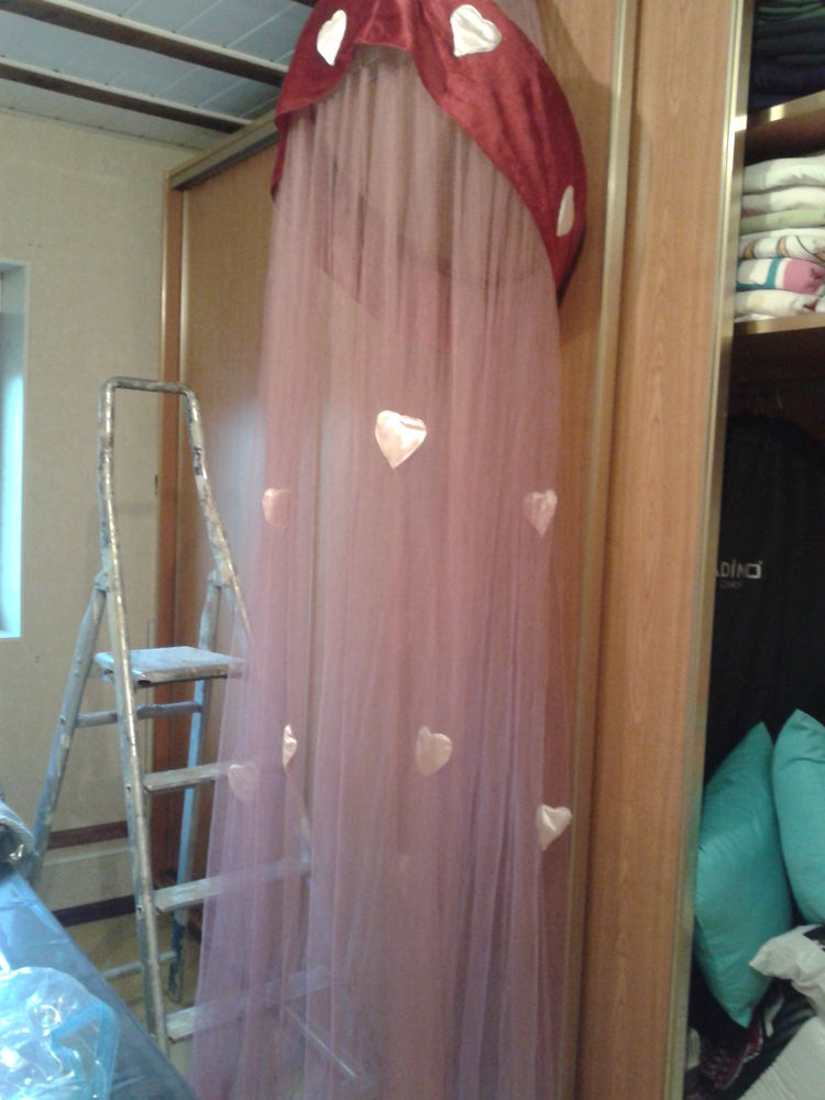 Moustiquaire rose avec coeur 10 Betting (57)