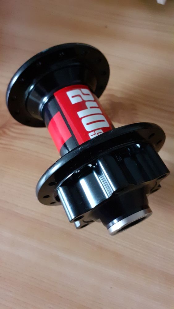 moyeu avant VTT DT swiss 240s 15x100 75 Haussy (59)