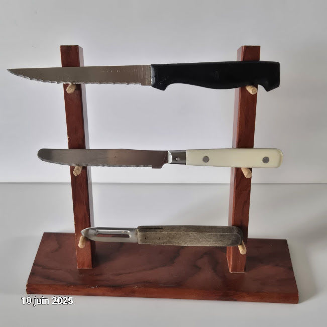 Muela Pr�sentoir bois (vide) pour 3 couteaux 15 Saumur (49)