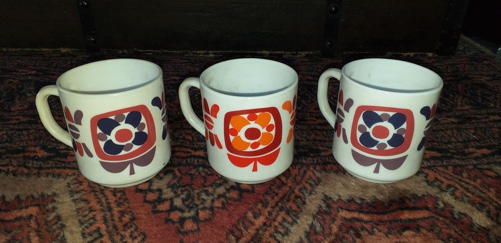 3 mugs Mobil 22 Villeneuve-Loubet (06)