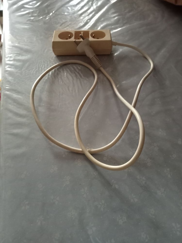 multiprise avec rallonge de 1m50 5 B�ziers (34)